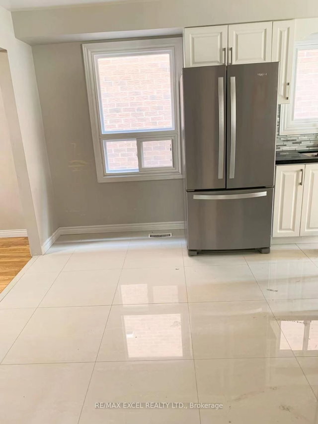 31 Enchanted Hills Crescent