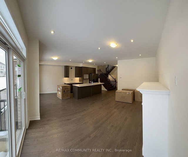 59 Mountainside Crescent