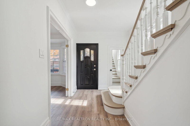 Upper - 6 Woodvale Cres, Toronto, M4C 5N5 | Image 2