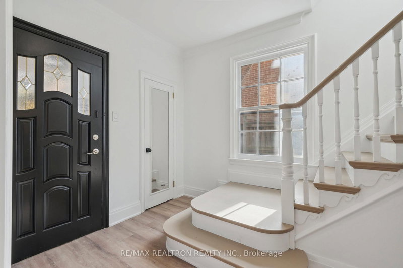 Upper - 6 Woodvale Cres, Toronto, M4C 5N5 | Image 3