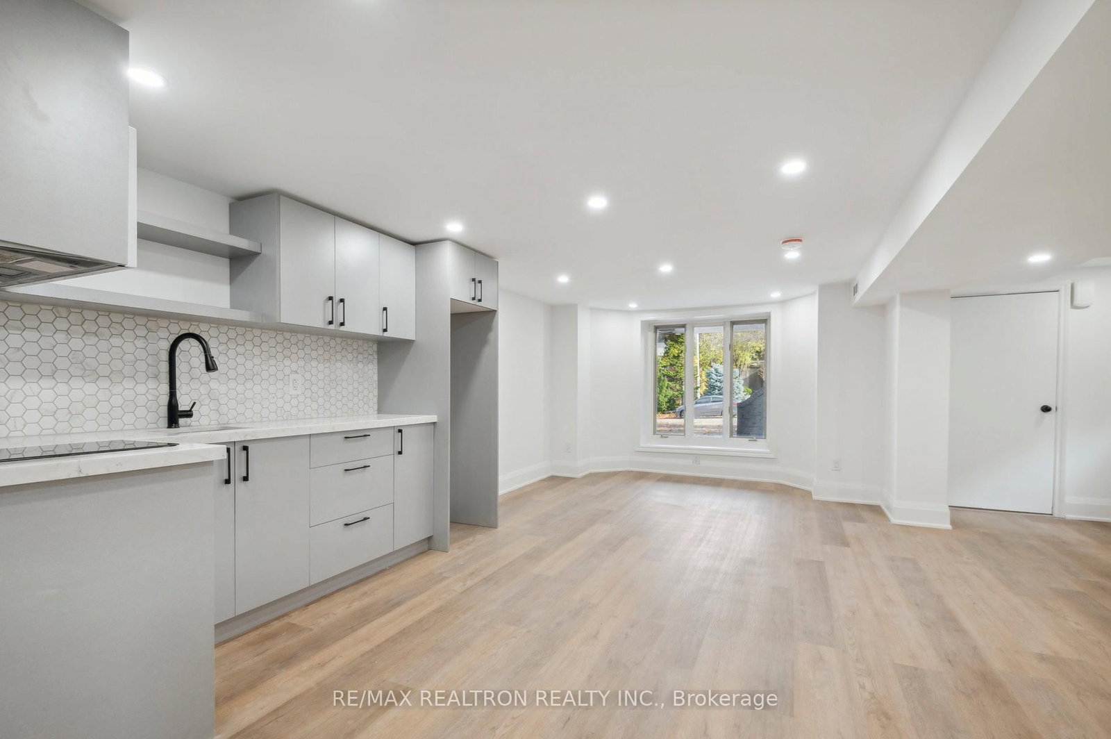 Detached House for lease at Lower-6 Woodvale Crescent, Toronto, Ontario, M4C 5N5 - East York - MLS: E12832086