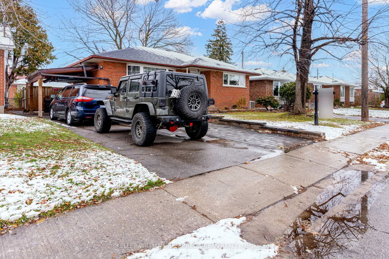 Lower - 44 Shrewsbury Sq, Toronto, M1T 1L2 | Image 2