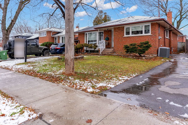 Lower - 44 Shrewsbury Sq, Toronto, M1T 1L2 | Image 3