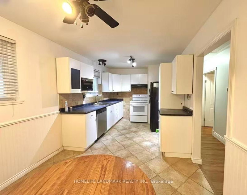 upper - 727 Hewson Dr, Pickering, L1W 1T6 | Image 3