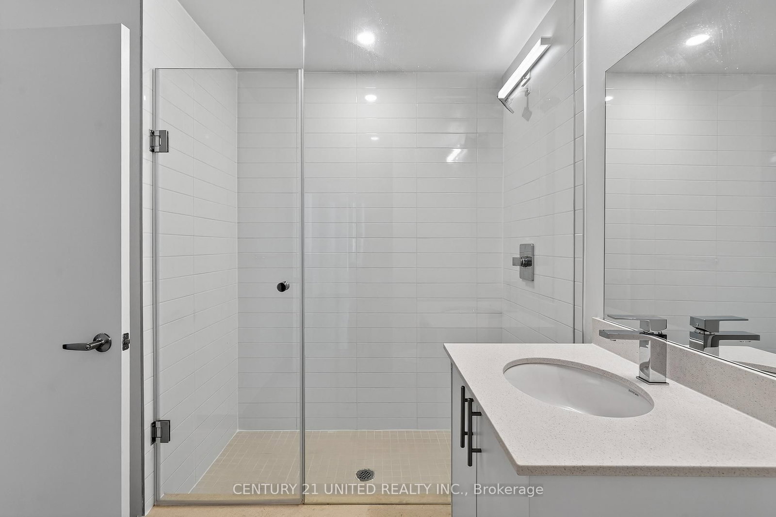 80 Bond Street E, Unit 1807 - Photo 11