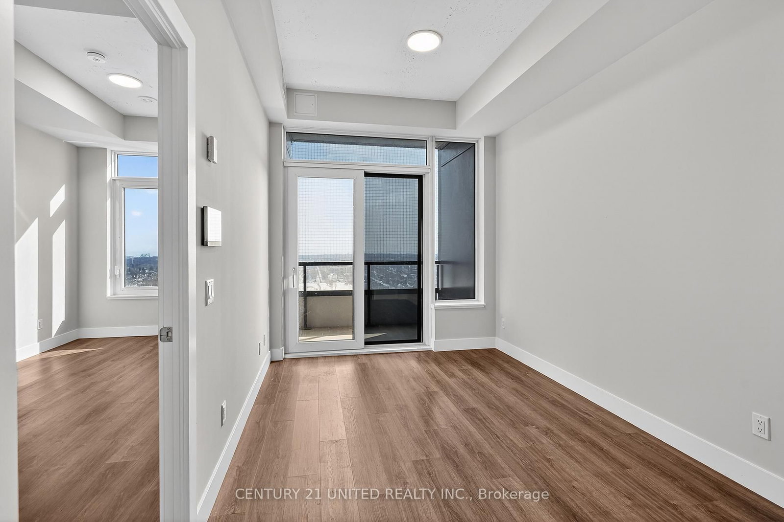 80 Bond Street E, Unit 1807 - Photo 3