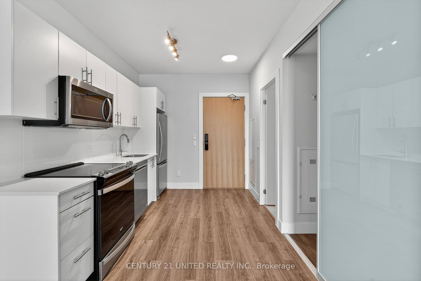 80 Bond Street E, Unit 1807 - Photo 4