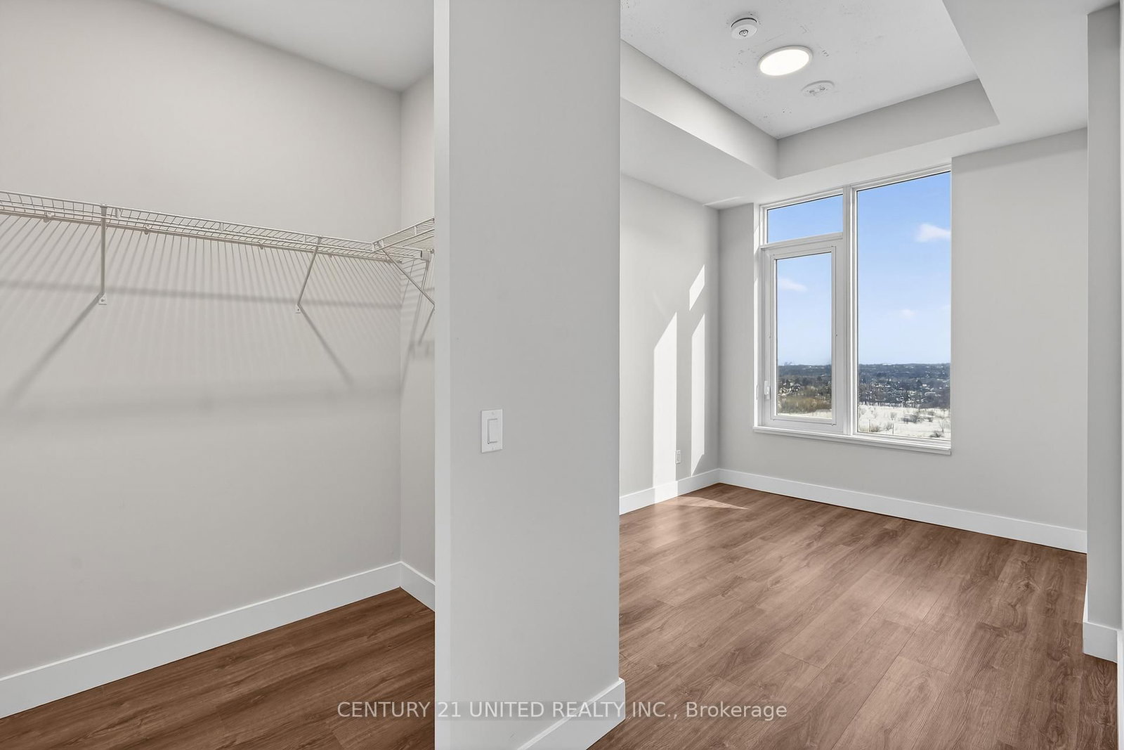 80 Bond Street E, Unit 1807 - Photo 5