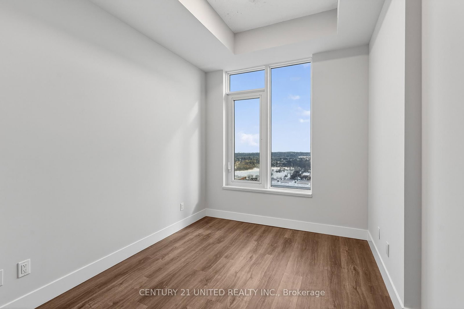 80 Bond Street E, Unit 1807 - Photo 6