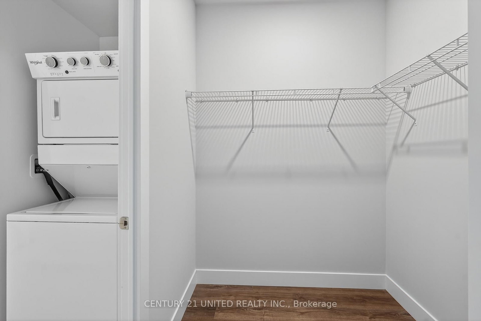 80 Bond Street E, Unit 1807 - Photo 8