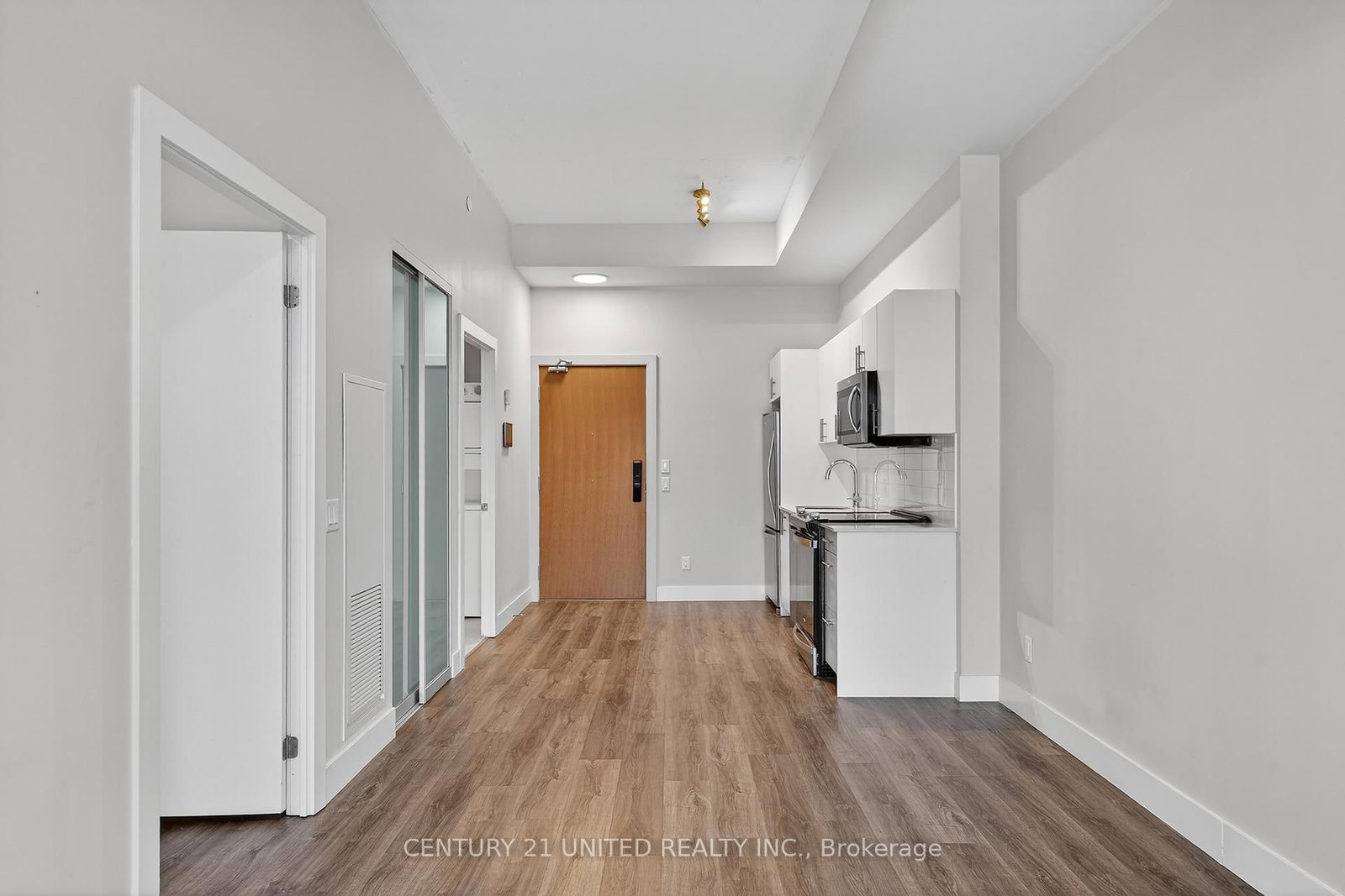 80 Bond Street E, Unit 602 - Photo 2