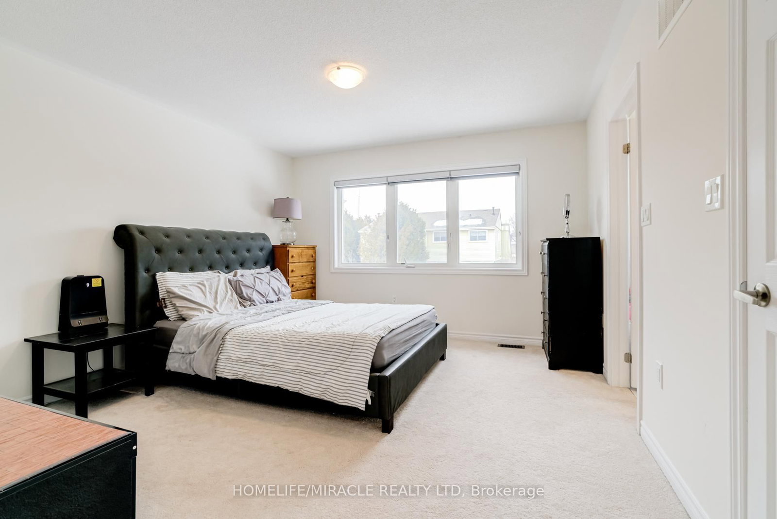 283 Fleetwood Dr, Oshawa, view 23