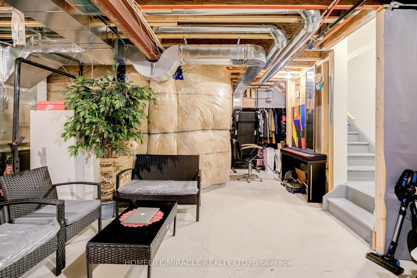 283 Fleetwood Dr, Oshawa, view 38