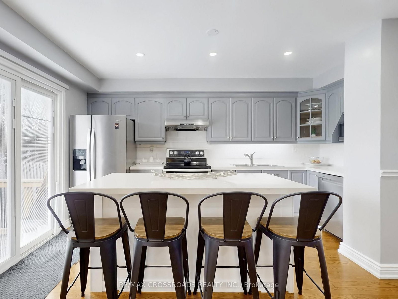 Detached House for sale at 64 Sable Crescent, Whitby, Ontario, L1R 1Y6 - Rolling Acres - MLS: E12833942