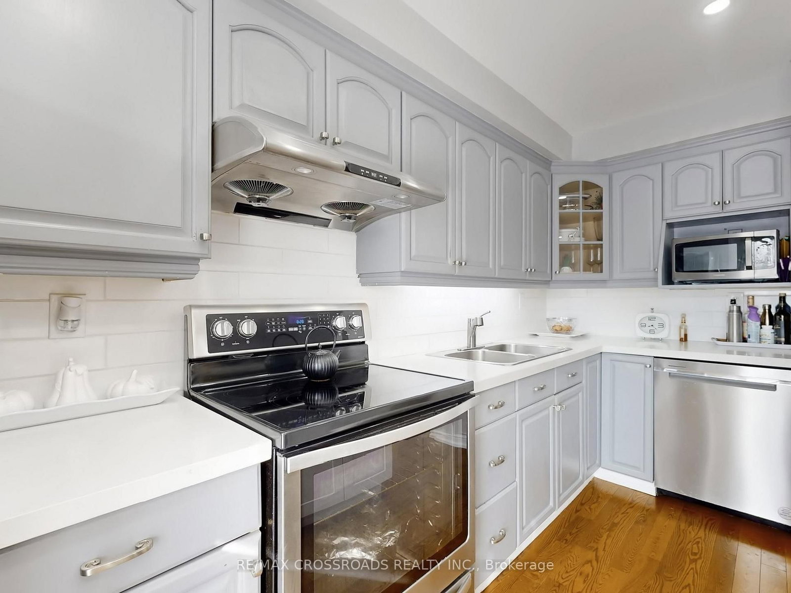 Detached House for sale at 64 Sable Crescent, Whitby, Ontario, L1R 1Y6 - Rolling Acres - MLS: E12833942