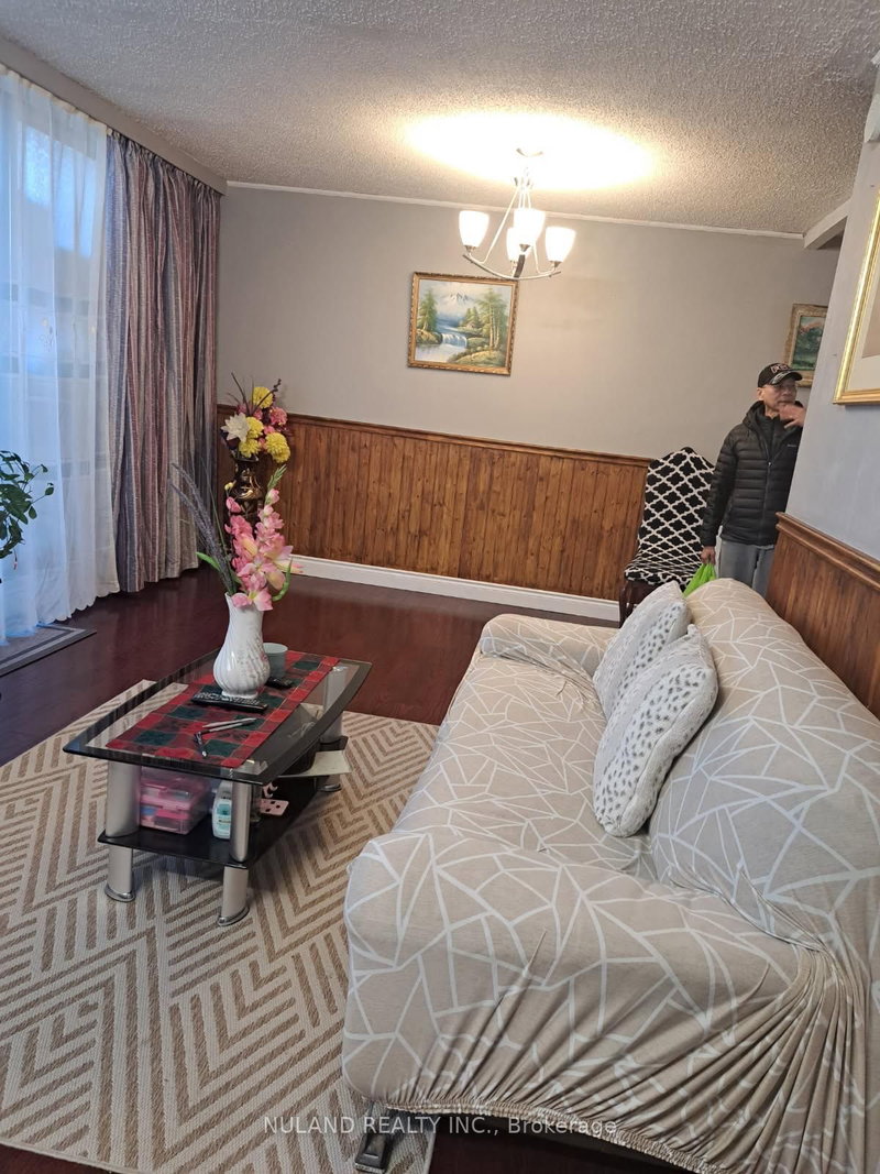 307 - 665 Kennedy Rd, Toronto, M1K 5E2 | Image 3