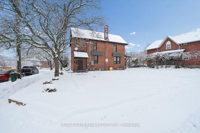 20 Elgin St E, Oshawa, L1G 1S8 | Image 3