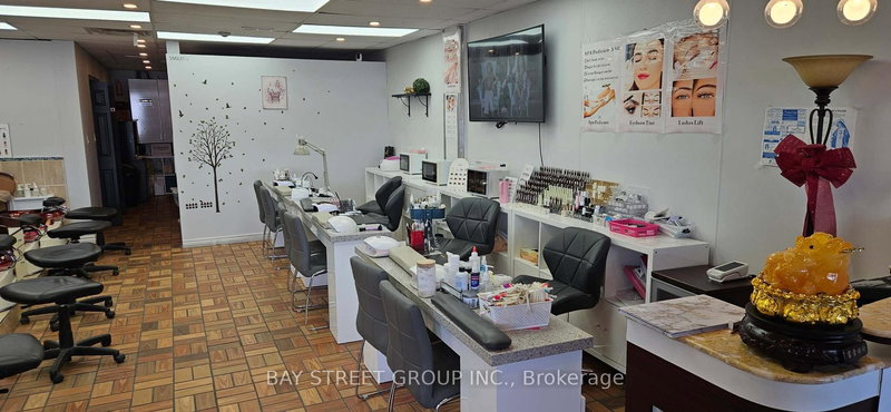 3A - 650 King St E, Oshawa, L1H 1G5 | Image 3