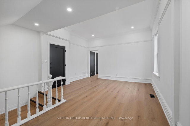 3 - 852 Simcoe Street N