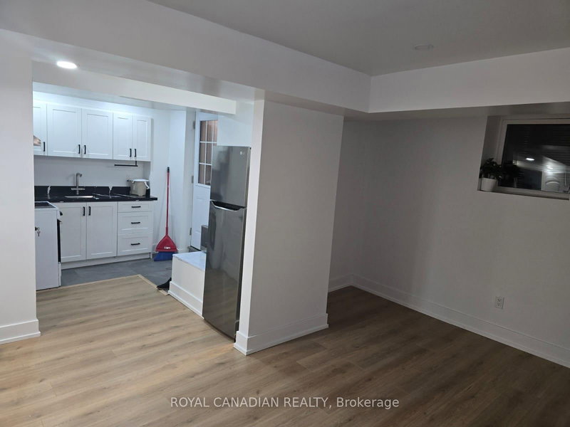 BSMT - 1569 Edgecroft Dr, Pickering, L1X 0B6 | Image 3