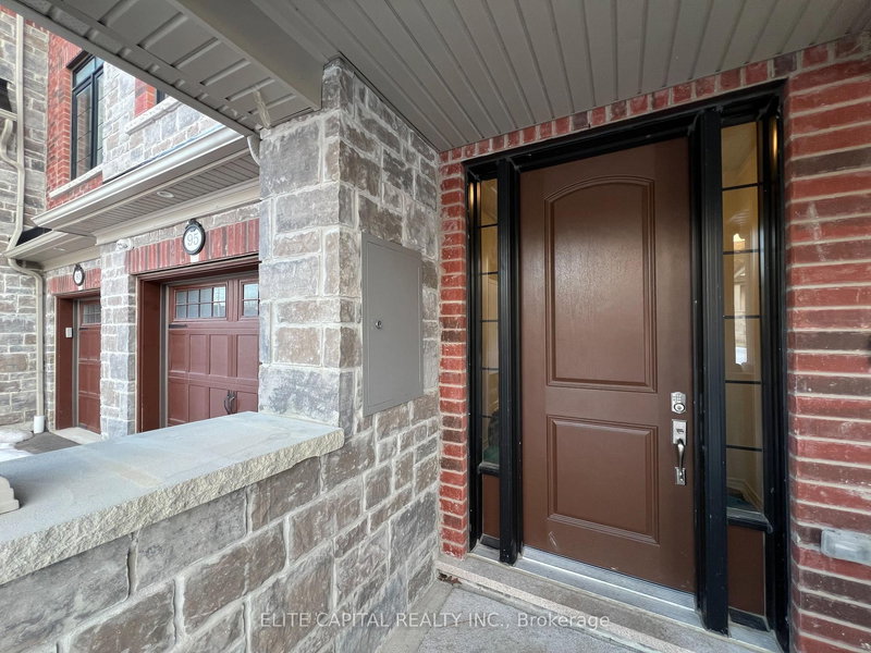 95 Elkington Cres, Whitby, L1P 0L7 | Image 2