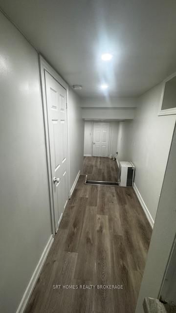 BASEMENT APARTMENT - 1375 WOODBINE Avenue