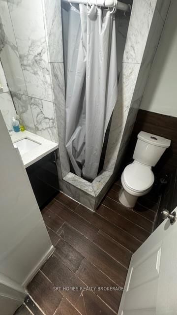 BASEMENT APARTMENT - 1375 WOODBINE Avenue