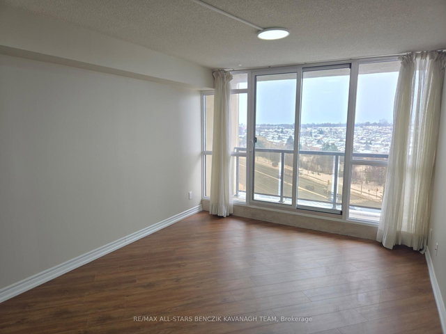 902 - 2 Westney Road