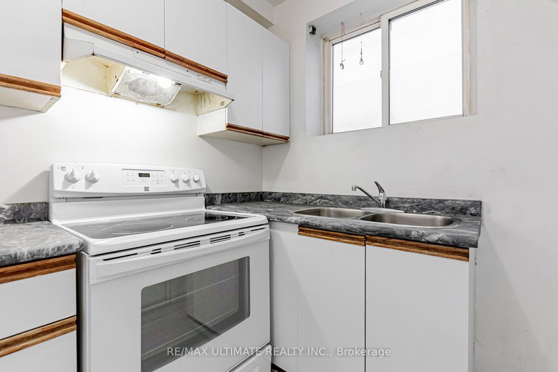 4 - 996 Queen St E, Toronto, M4M 1K1 | Image 2