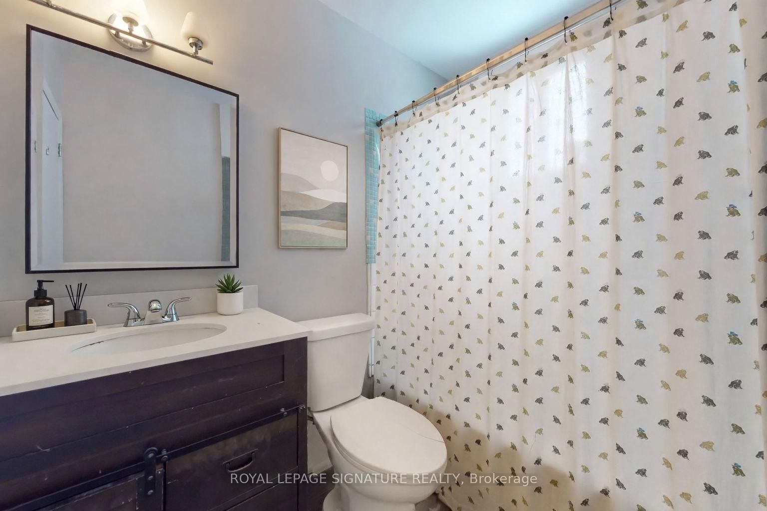 Detached House for lease at Main-117 Hampton Avenue, Toronto, Ontario, M4K 2Z2 - North Riverdale - MLS: E12839096