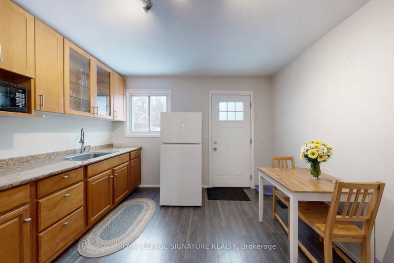 Main - 117 Hampton Ave, Toronto, M4K 2Z2 | Image 3