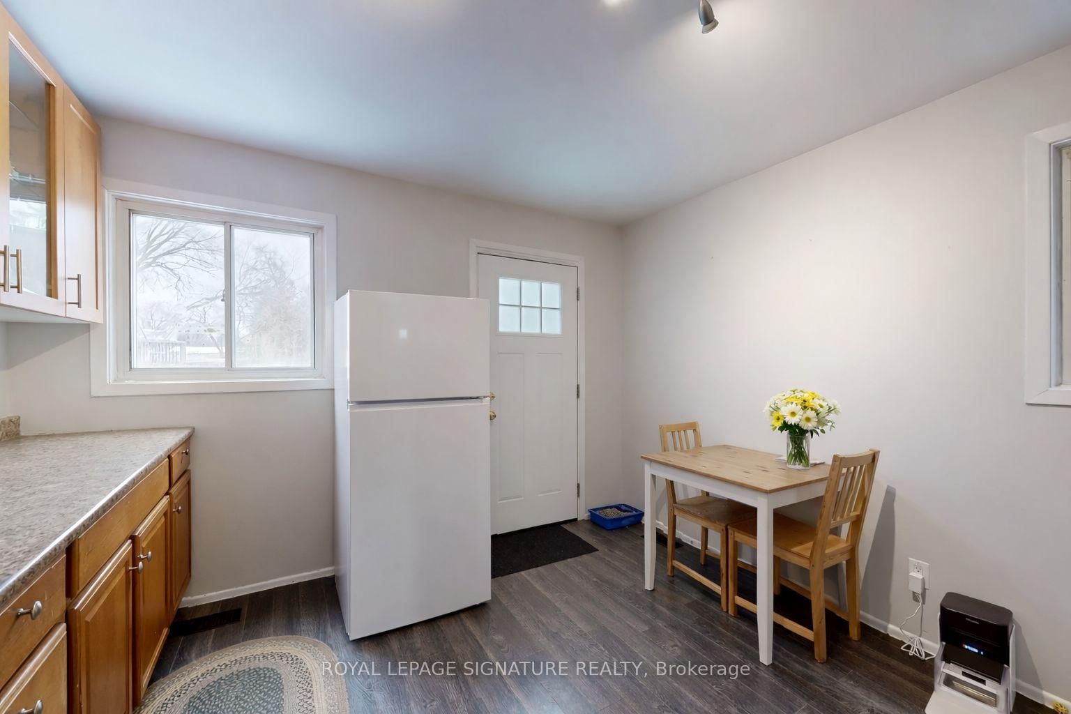 Detached House for lease at Main-117 Hampton Avenue, Toronto, Ontario, M4K 2Z2 - North Riverdale - MLS: E12839096