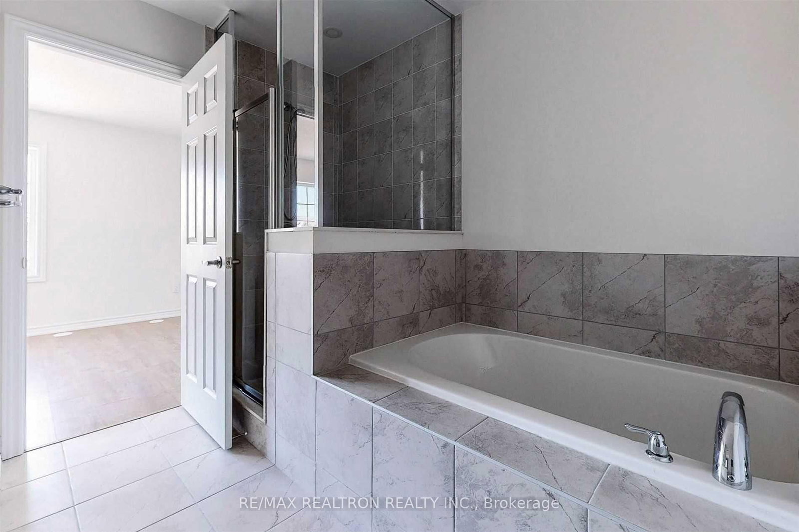 Townhouse for sale at 73-203 Royal Northern Path, Oshawa, Ontario, L1L 0R6 - Windfields - MLS: E12839298