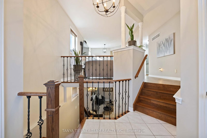 16 Cody Ave, Whitby, L1M 1K8 | Image 3