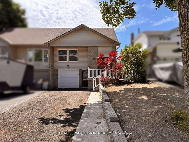 32 Goldring Dr, Whitby, L1P 1C1 | Image 2