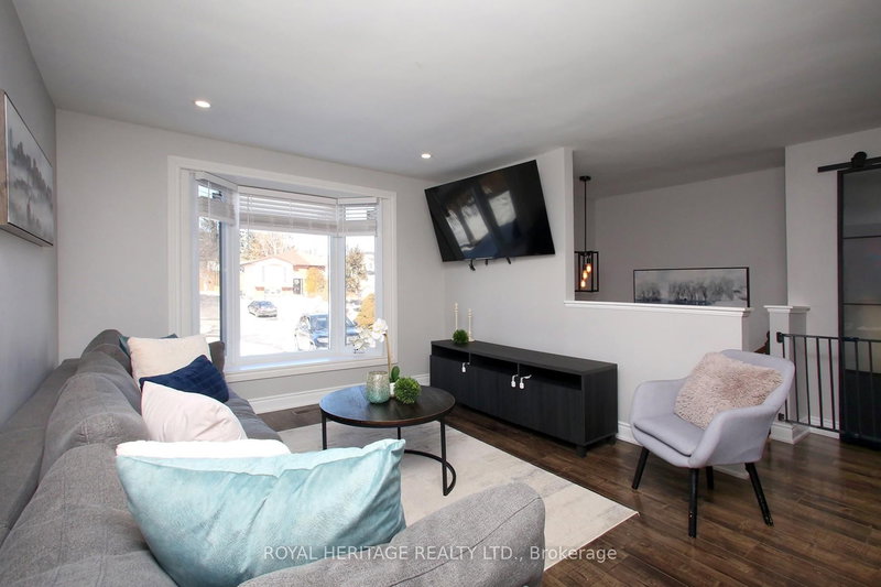 641 Deauville Crt, Oshawa, L1K 1R1 | Image 3