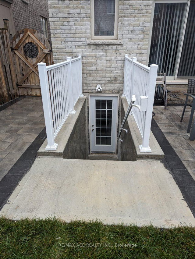 BSMT - 12 Formosa Avenue E