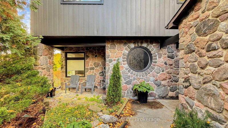 1406 Old Forest Rd, Pickering, L1V 1N7 | Image 3