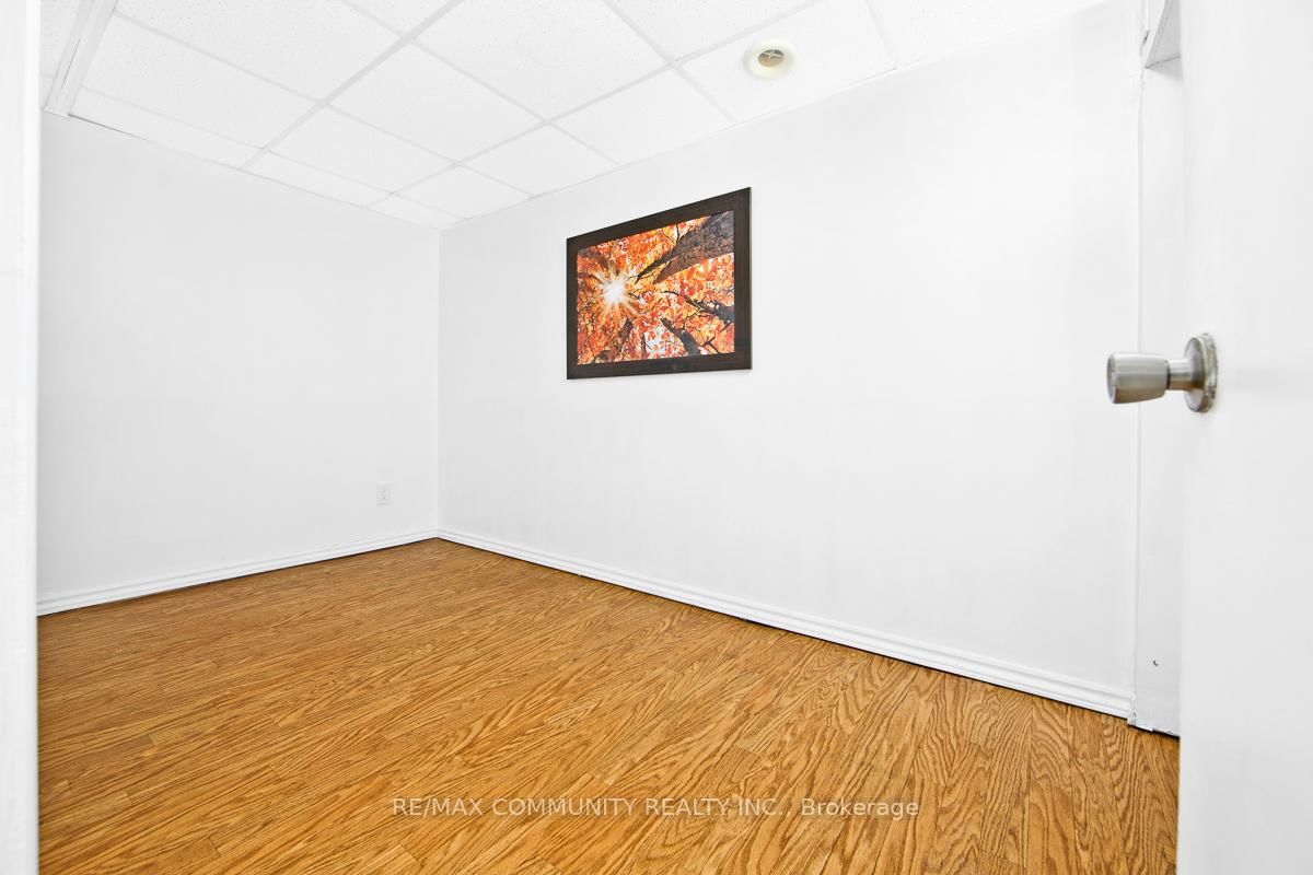 Listing Image 24