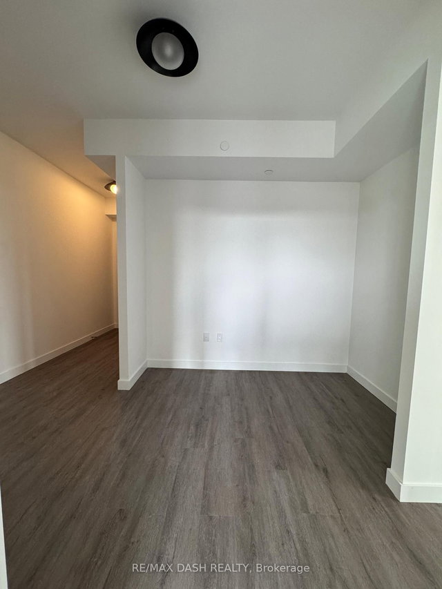 328 - 1635 MILITARY Trail