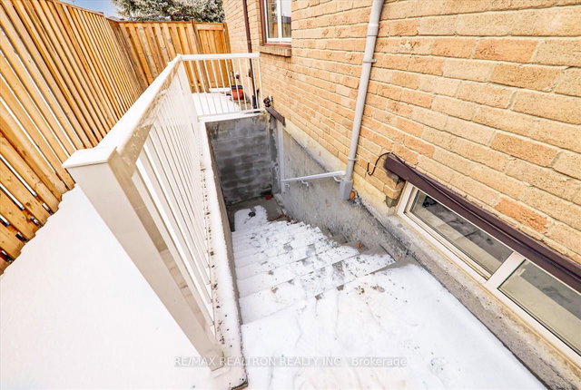 BSMT - 635 BECKWORTH Square