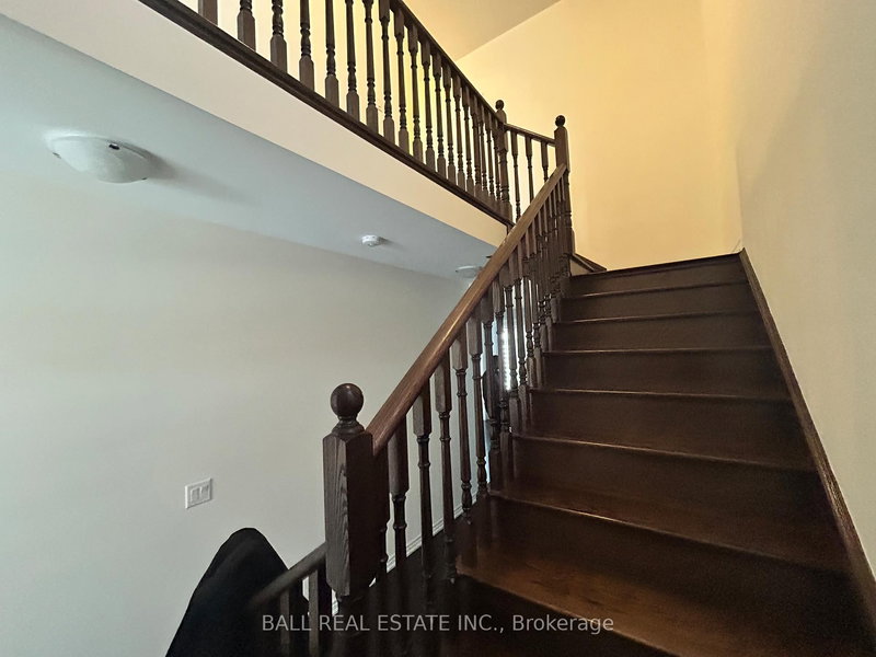 12 Fire King Dr, Whitby, L1P 0R4 | Image 3