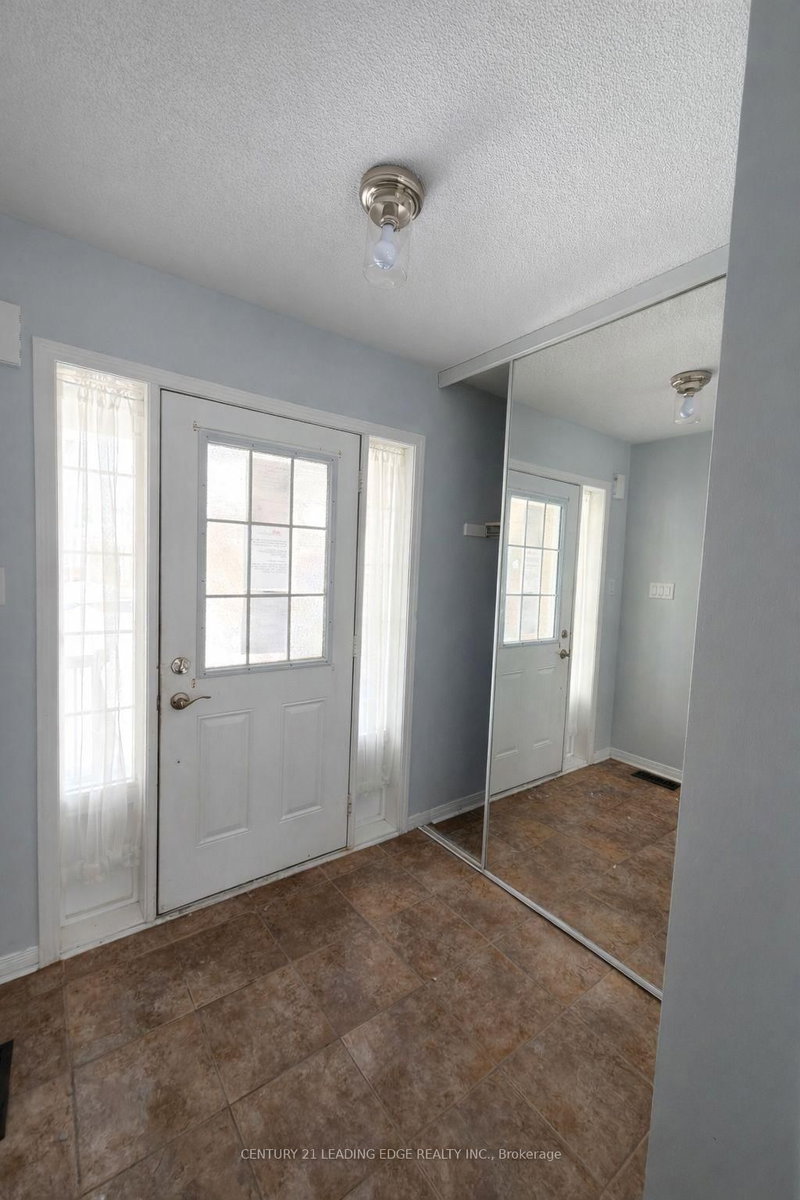 1523 Glenbourne Dr, Oshawa, L1K 0M5 | Image 2