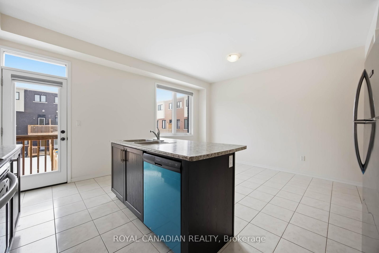 885 Kicking Horse Path - Photo 23