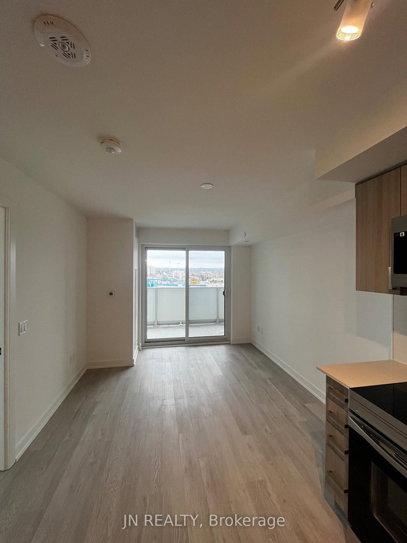 1112 - 1010 Sandy beach Rd, Pickering, L1W 3V9 | Image 2