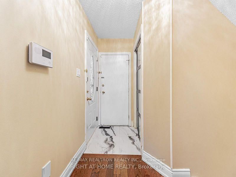 UNIT 1 BR - 106 Mammoth Hall Tr, Toronto, M1B 1P9 | Image 3