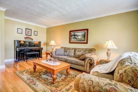 Main F - 7 Wonderland Drive