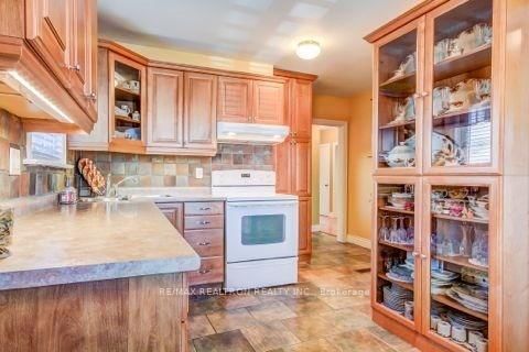 Main F - 7 Wonderland Drive