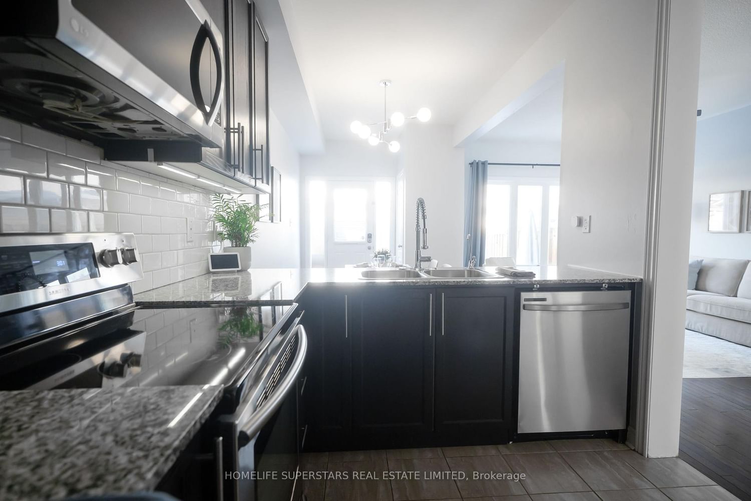 Townhouse for sale at 2555 Canadian Street, Pickering, Ontario, L1X 0C7 - Duffin Heights - MLS: E12848552