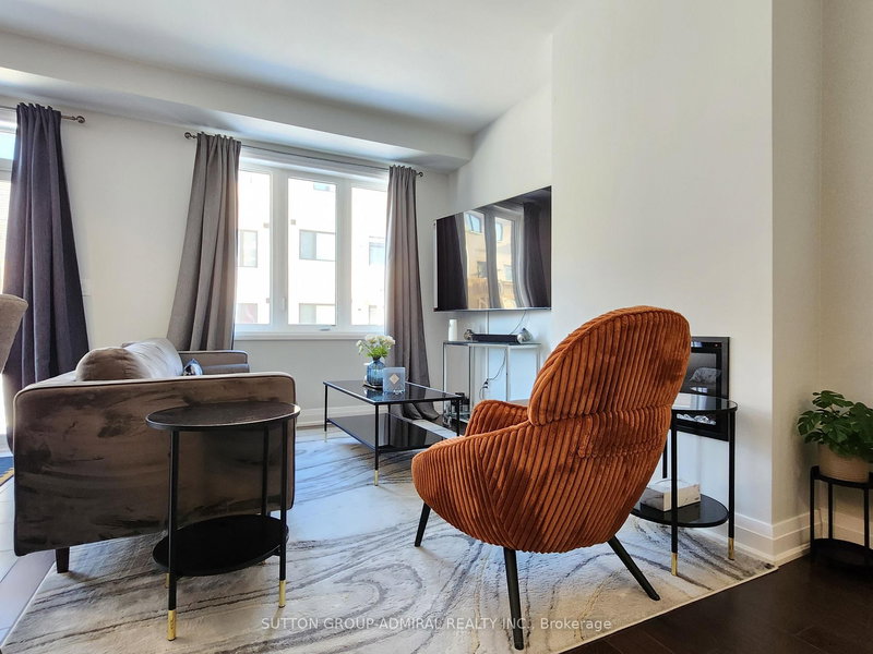 984 Crowsnest Hllw, Pickering, L1X 0P4 | Image 2